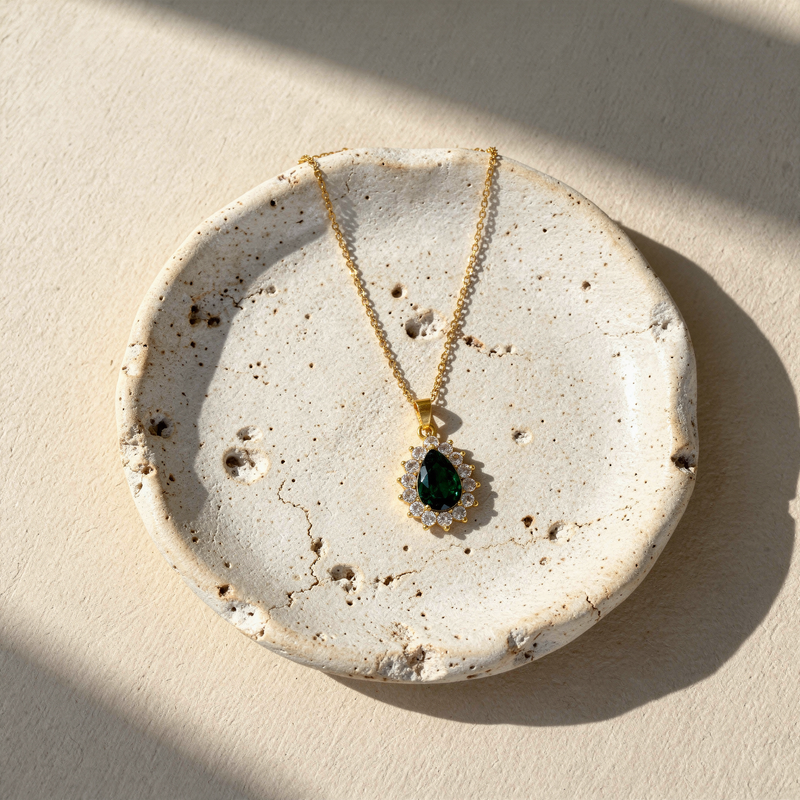 COLLIER ÉCLAT D'ÉMERAUDE SIOLIA